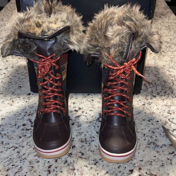 Celebrity Pink Elena Brown Faux Fur Winter Tribal Boots 8M NWB - Picture 2 of 6